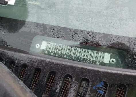 2005 GMC Sierra 1500 Work Truck z USA, uszkodzony, nr VIN 1GTEC14T45Z181601